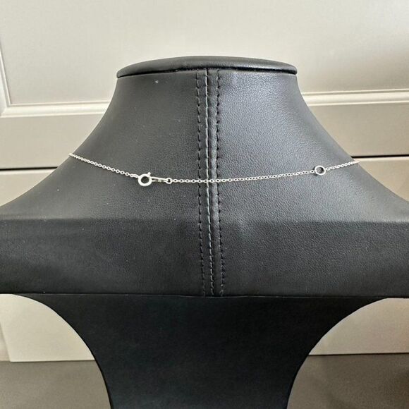 Sterling Silver Celtic Trinity Knot Irish Pendant Necklace - Picture 6 of 6